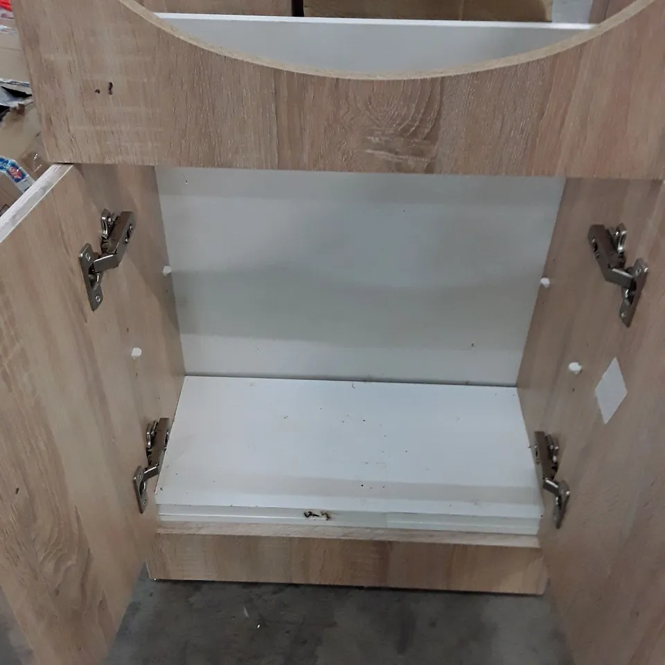 BOXED BRAND NEW SIENNA OAK VANITY UNIT & BASIN 550CM 