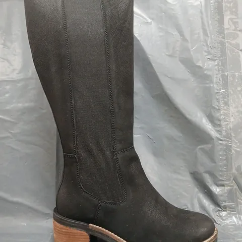 BOXED PAIR OF RAVEL BLOCK HEEL KNEE-HIGH BOOTS IN BLACK SIZE 7