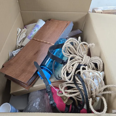APPROXIMATELY 25 ASSORTED HOUSEHOLD PRODUCTS TO INCLUDE DRINKING BOTTLE, ROPE AND FLOORING - COLLECTION ONLY 