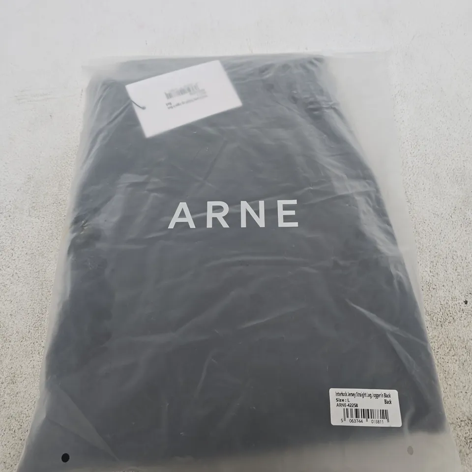 ARNE INTERLOCK JERSEY STRAIGHT LEG JOGGER IN BLACK – SIZE L