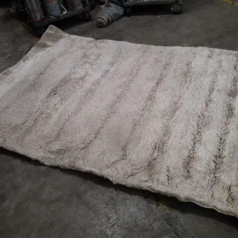 QUALITY DESIGNER AREA RUG - APPROXIMATELY 200×290CM