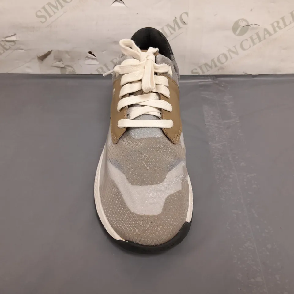 PAIR OF HUGO BOSS SHOES IN TAN SIZE UNSPECIFIED