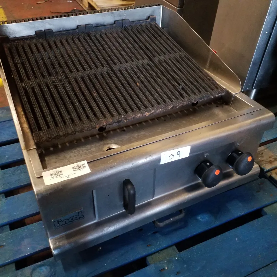LINCAT OPUS 700 PROPANE GAS CHARGRILL OG7401