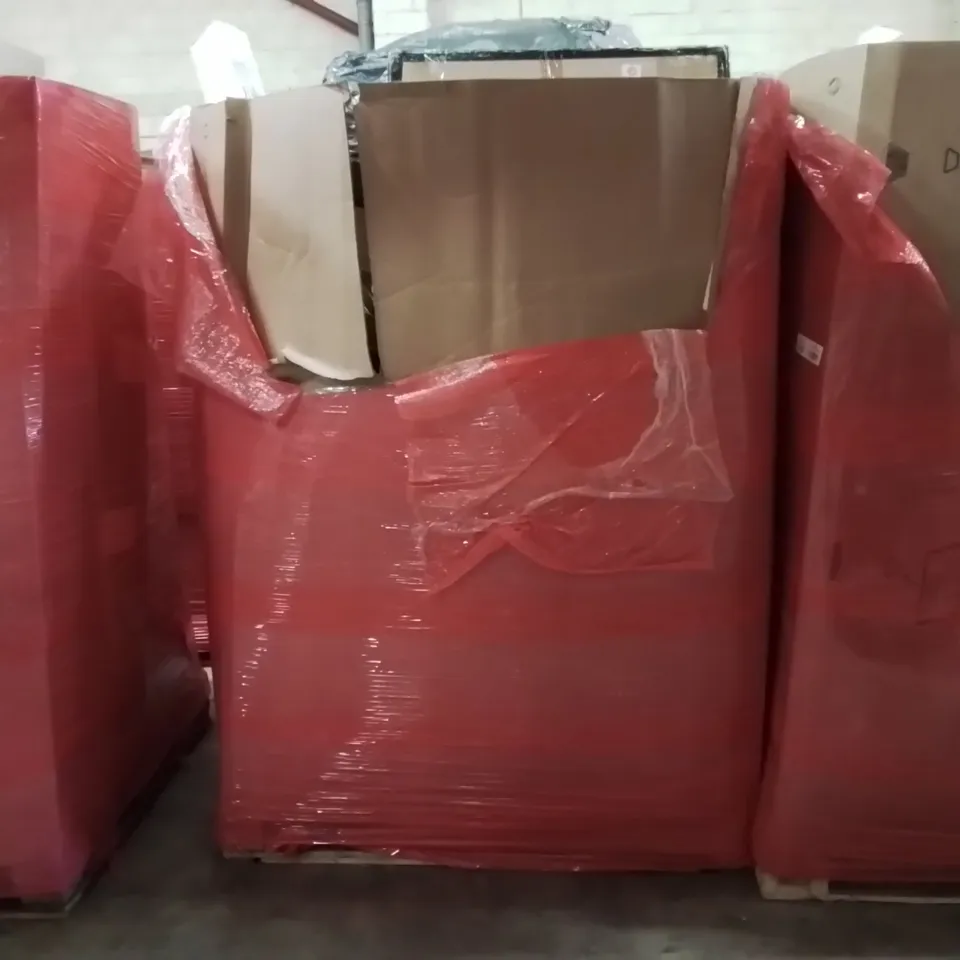 PALLET CONTAINING ASSORTED ITEMS TO INCLUDE: A LARGE QUANTITY OF SCENTED CANDLES AND SOAP BARS, VANCASSO DINING SET, GAMING CHAIR, LED MIRROR, LARGE RUG ECT
