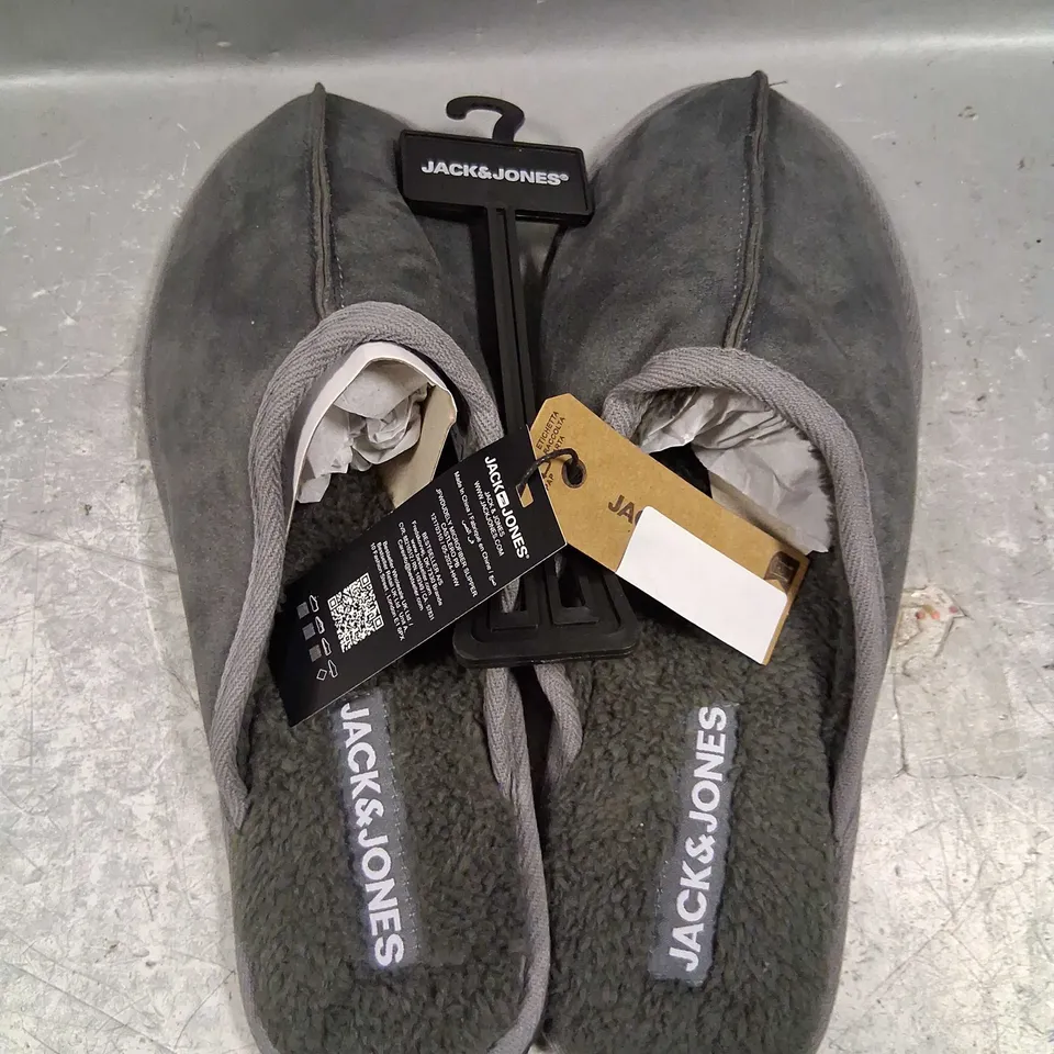 JACK AND JONES MICROFIBER SLIPPER DARK GREY SIZE 9