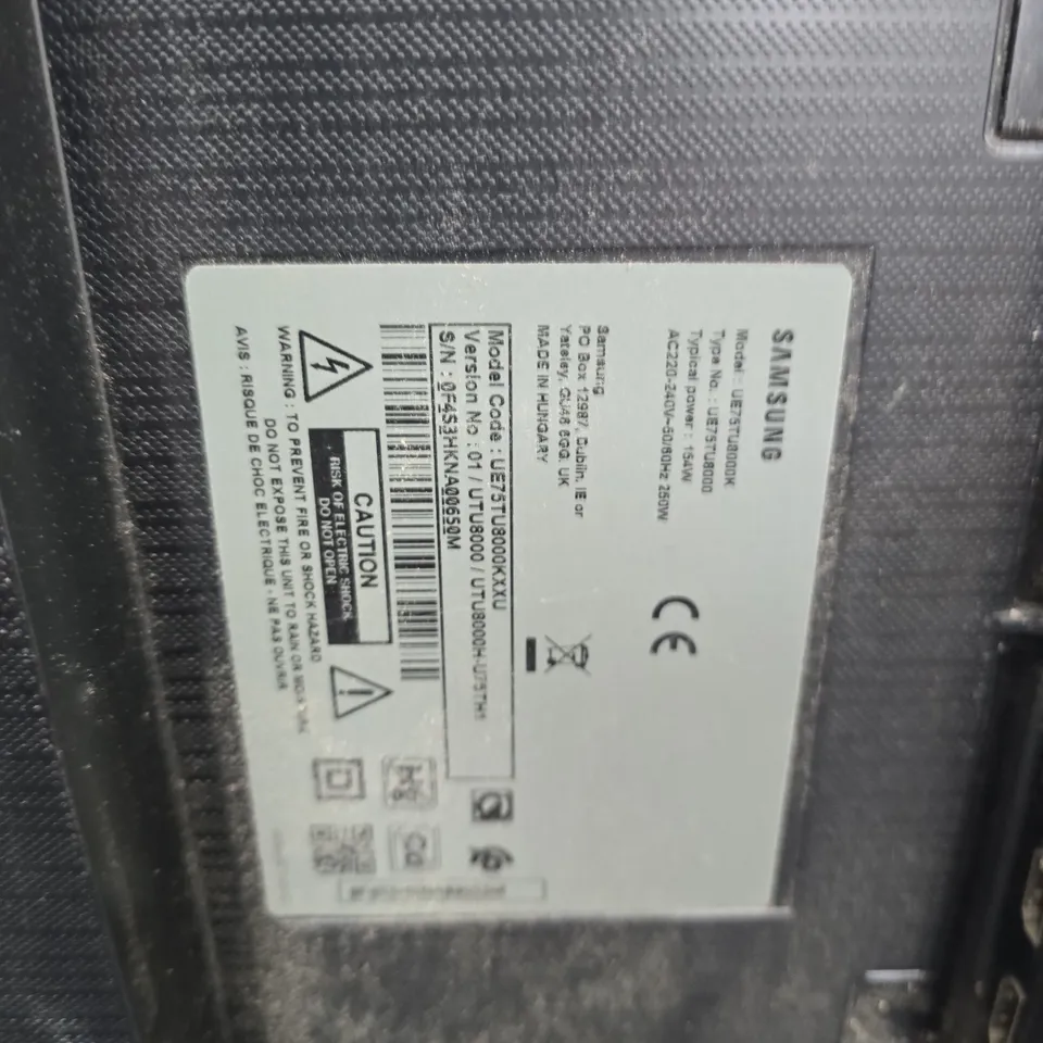 SAMSUNG UHD SMART 75" SMART TV - MODEL UE75TU8000 DAMAGED BEZEL-UNTESTED-NO POWER LEAD 