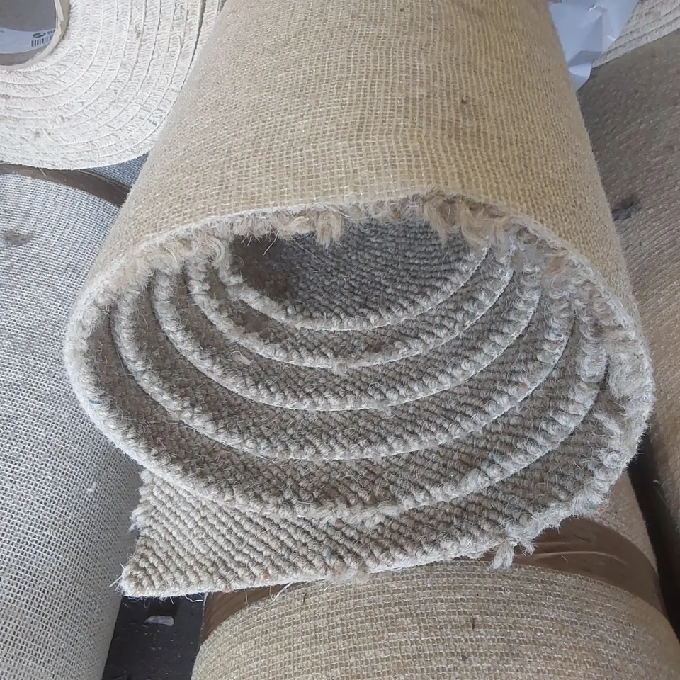 ROLL OF QUALITY HELVELLYN SWIRRAL EDGE CARPET - APPROXIMATELY 5 x 3.2m