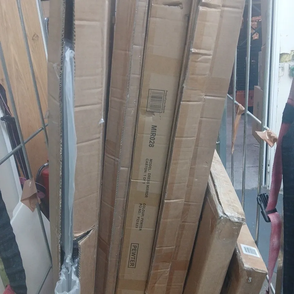 APPROXIMATELY 6 ASSORTED MIRRORS TO INCLUDE DRESS MIRROR, TALL RECTANGULAR MIRROR, SQAURE MIRROR, ETC - COLLECTION ONLY