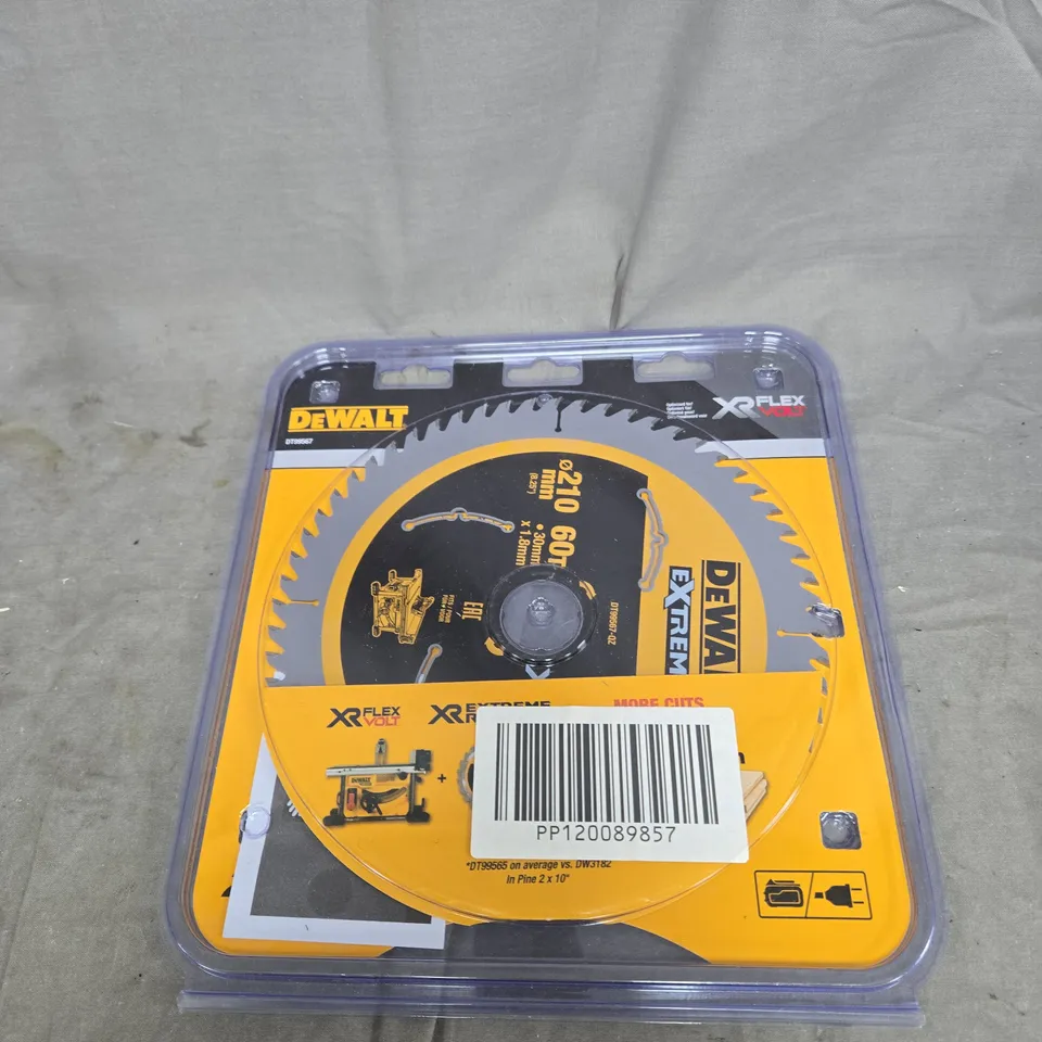 DEWALT XR FLEXVOLT CIRCULAR SAW BLADE 210MM 60T, 30MM ARBOR