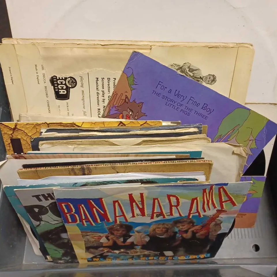 BOX OF APPROX 17 ASSORTED VINYL'S  TO INCLUDE - DECCA RECORDS TOMMY STEELE - THE INTIFADA 1987 - THE POLICE MESSAGE IN A BOTTLE ECT 