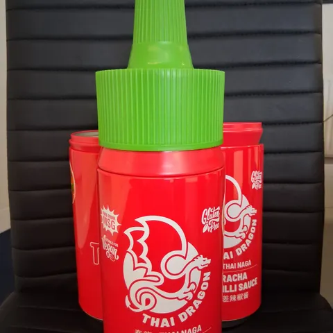 APPROXIMATELY 12 BRAND NEW THAI DRAGON SRIRACHA HOT CHILLI SAUCE TINS