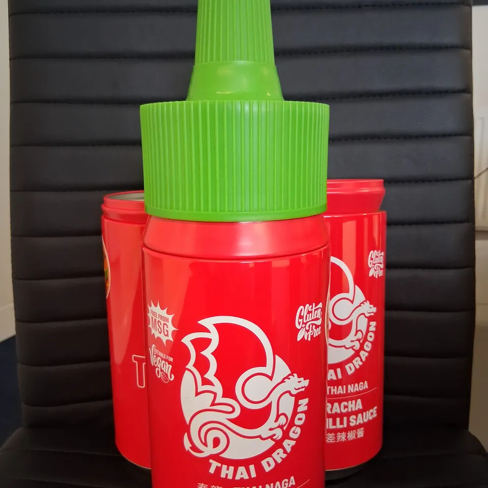 APPROXIMATELY 12 BRAND NEW THAI DRAGON SRIRACHA HOT CHILLI SAUCE TINS
