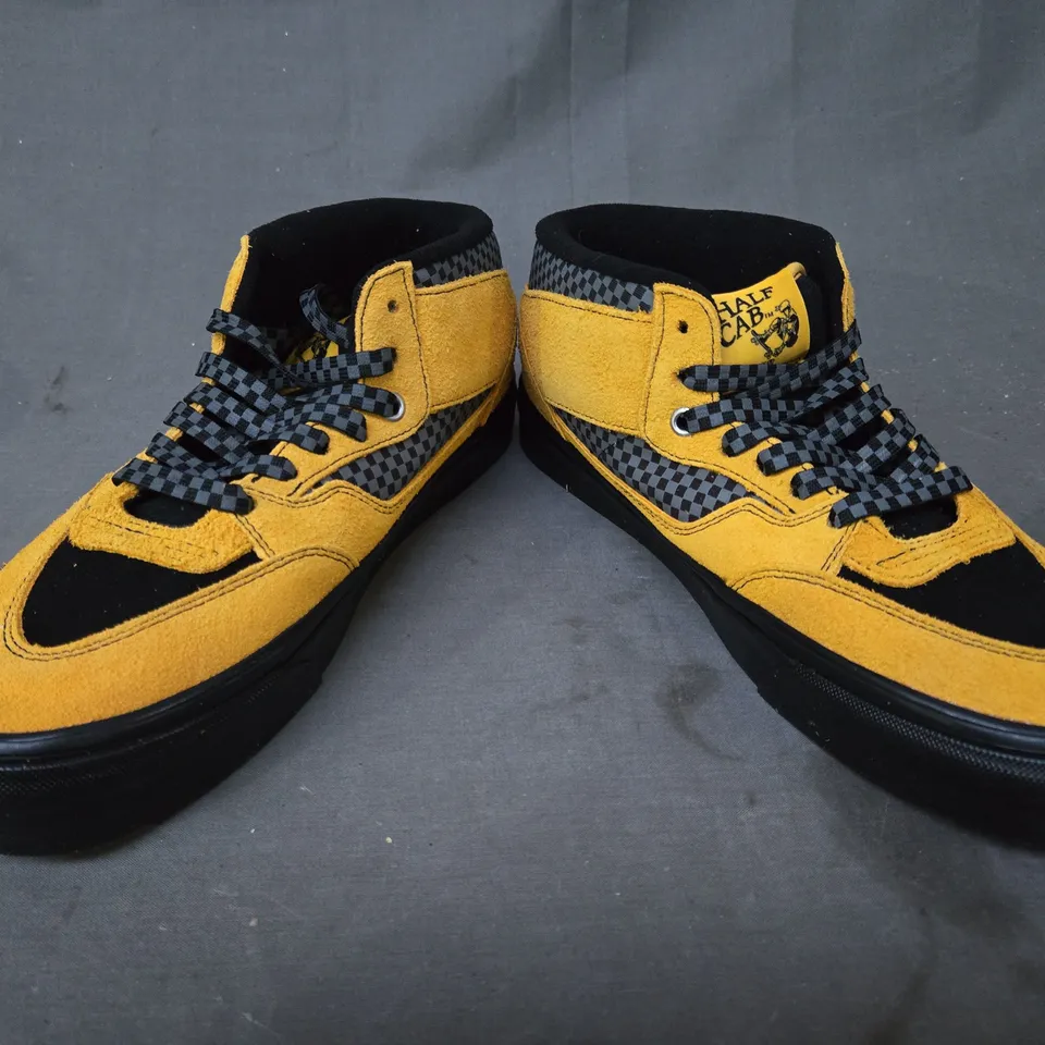 BOXED PAIR OF VANS HALF CAB 33 DX SHOES IN YELLOW UK SIZE 10