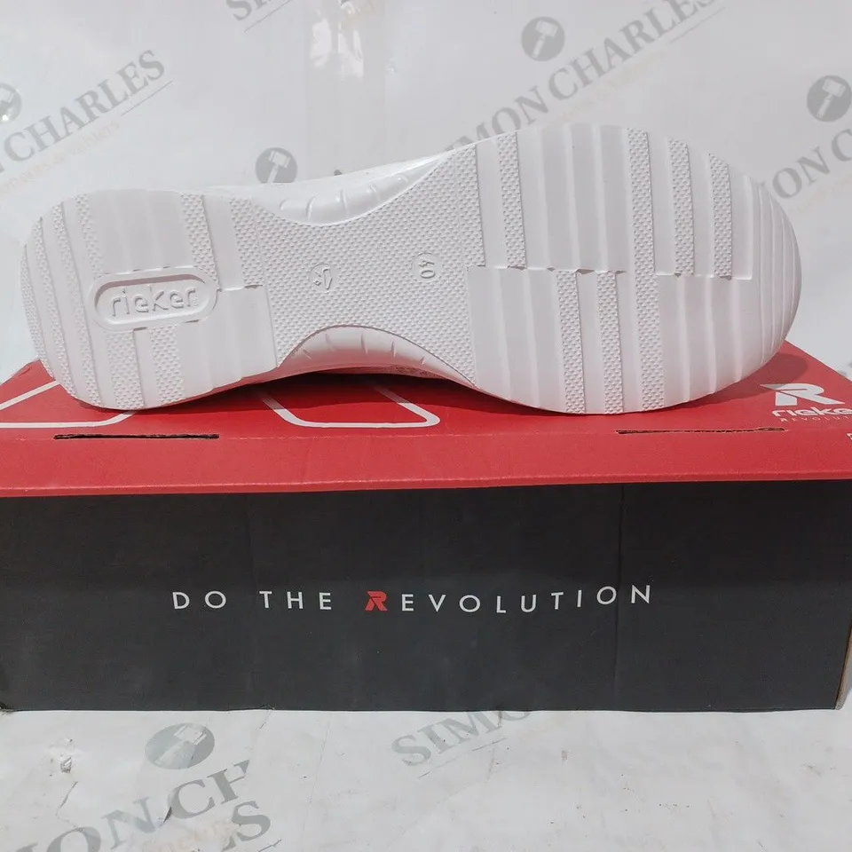 BOXED PAIR OF RIEKER REVOLUTION SOFT SHOES GREEN UK SIZE 6.5
