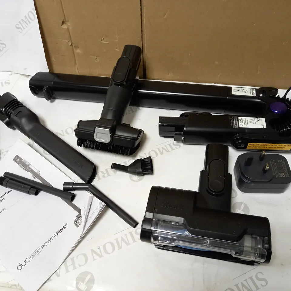 SHARK CORDLESS STICK VACUUM IZ390UKTQ