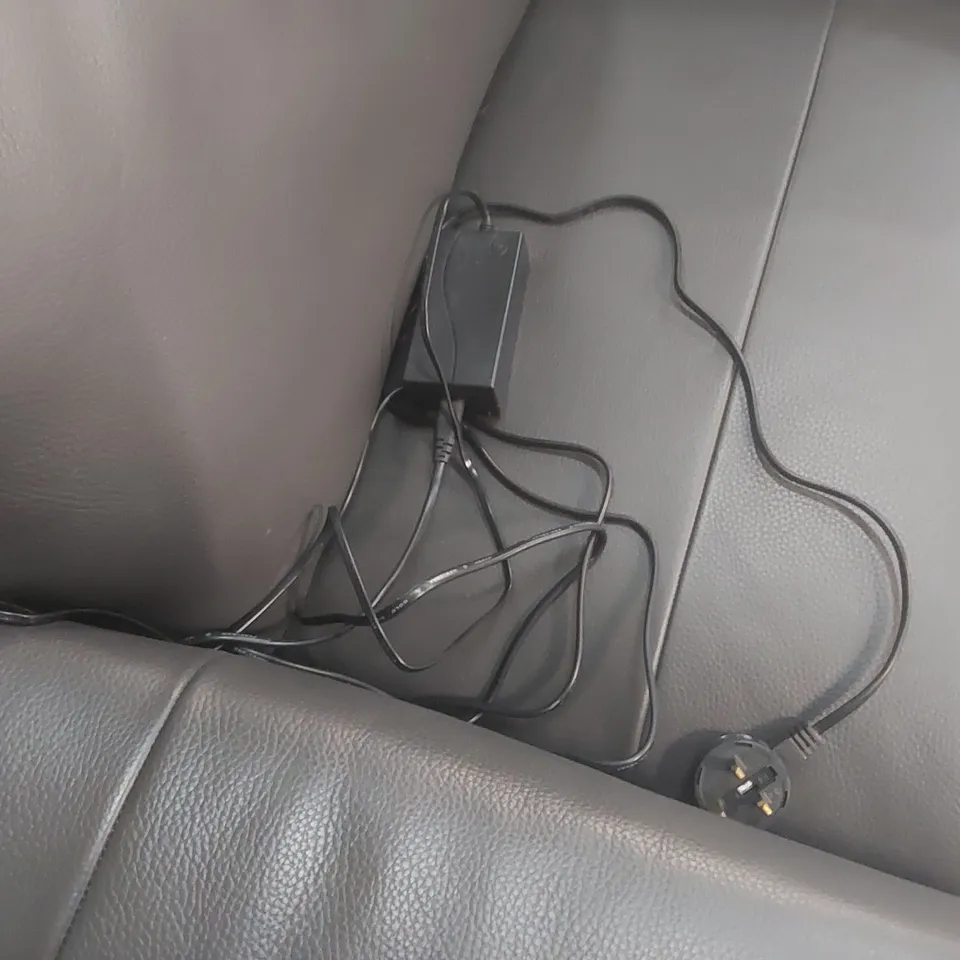QUALITY DESIGNER ITALIAN MADE LEATHER UPHOLSTERED ADRIANO ELECTRIC RECLINER