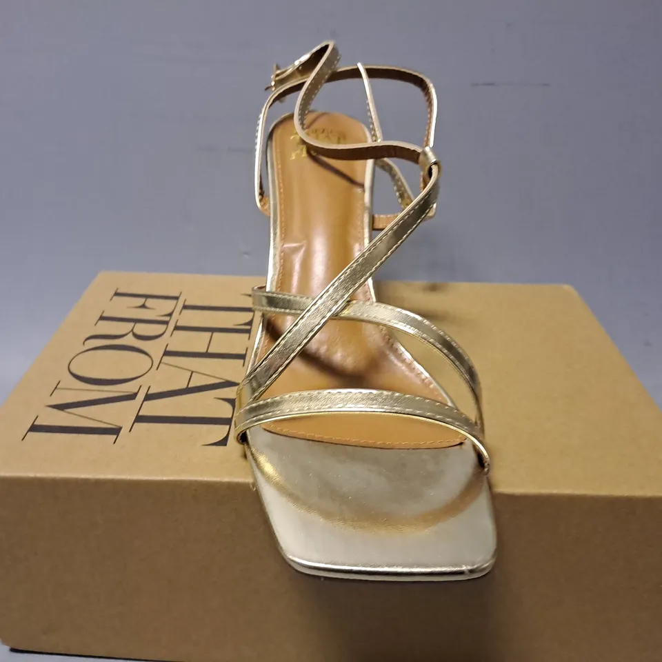 BOXED WHERES THAT FROM GOLD METALLIC HEELS - UK 6 