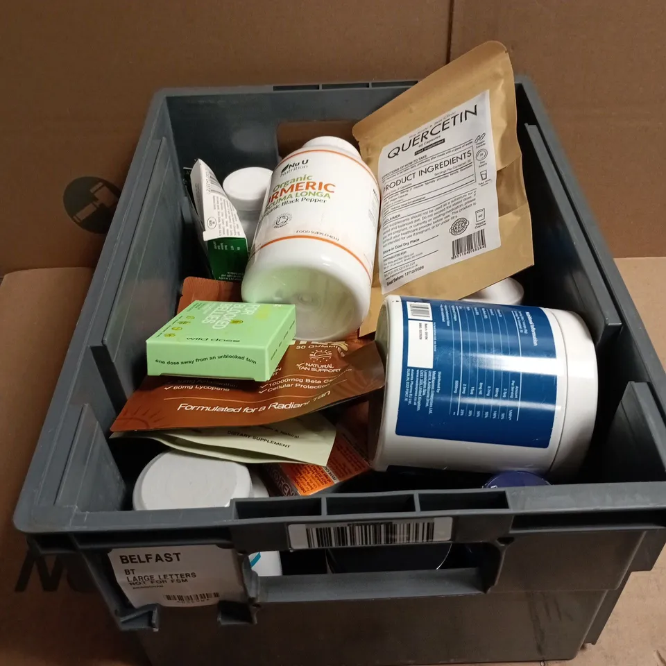 TOTE OF APPROXIMATELY 25 ASSORTED VITAMIN/SUPPLEMENT RELATED ITEMS TO INCLUDE TANNING GUMMIES, MUSHROOM GUMMIES, QUERCETIN, COLLAGEN COMPLEX, TURMERIC ETC