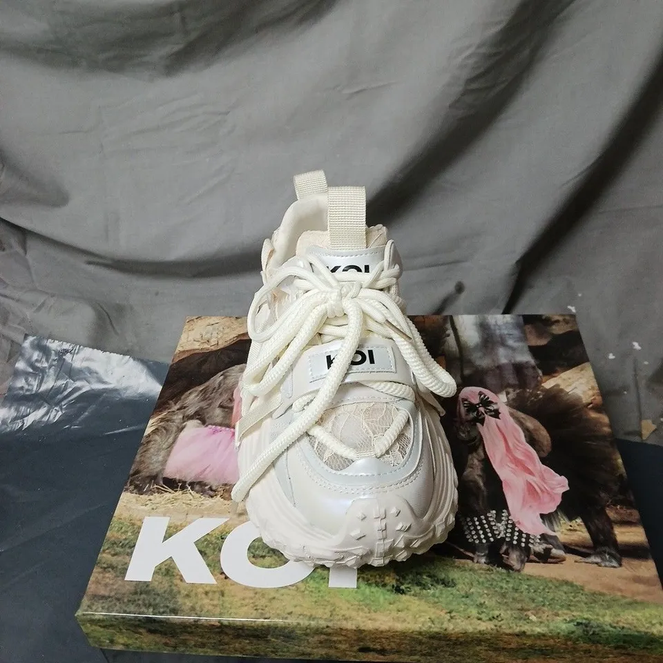 KOI FROZEN SHORES MEGA CHUNKY TRAINERS VANILLA BOXED SIZE 3