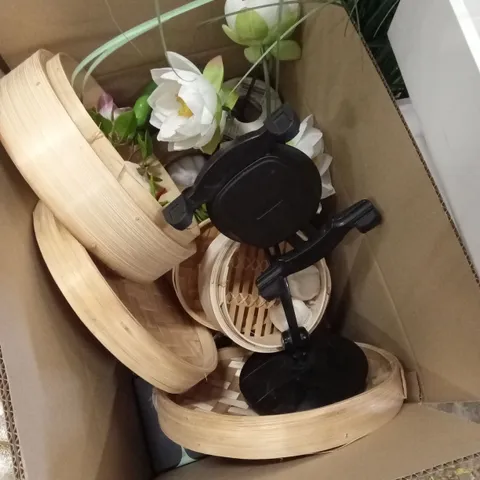 PALLET OF ASSORTED CATERING SUPPLIES AND RESTERAUNT DECOR ITEMS