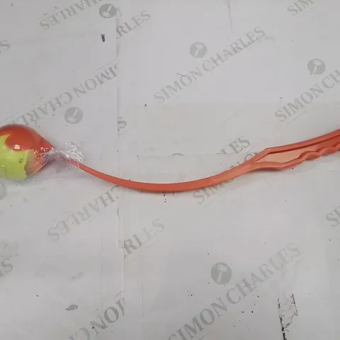 LOT CONTAINING LARGE AMOUNT OF BRAND NEW DOG TOY THROWING AIDS