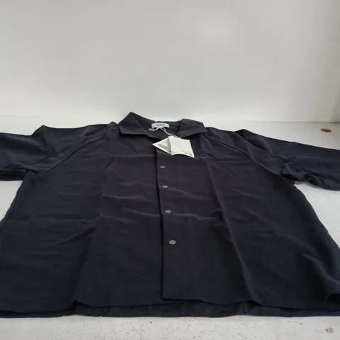 COS DARK NAVY SHIRT – UK LARGE (EU L), SHORT-SLEEVE BUTTON-FRONT
