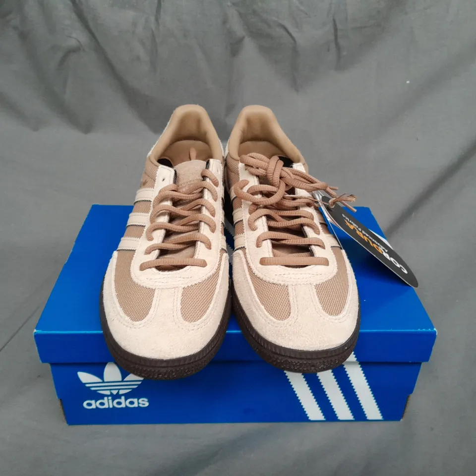 BOXED PAIR OF ADIDAS HANDBALL SPEZIAL TRAINERS SIZE 6