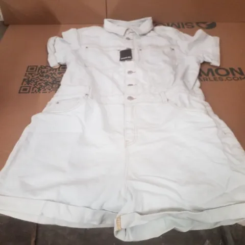 BOX CONTAINING APPROXIMATELY 9 BRAND NEW SIMPLY BE BLEACH WASH DENIM PLAYSUITS - SIZE 18