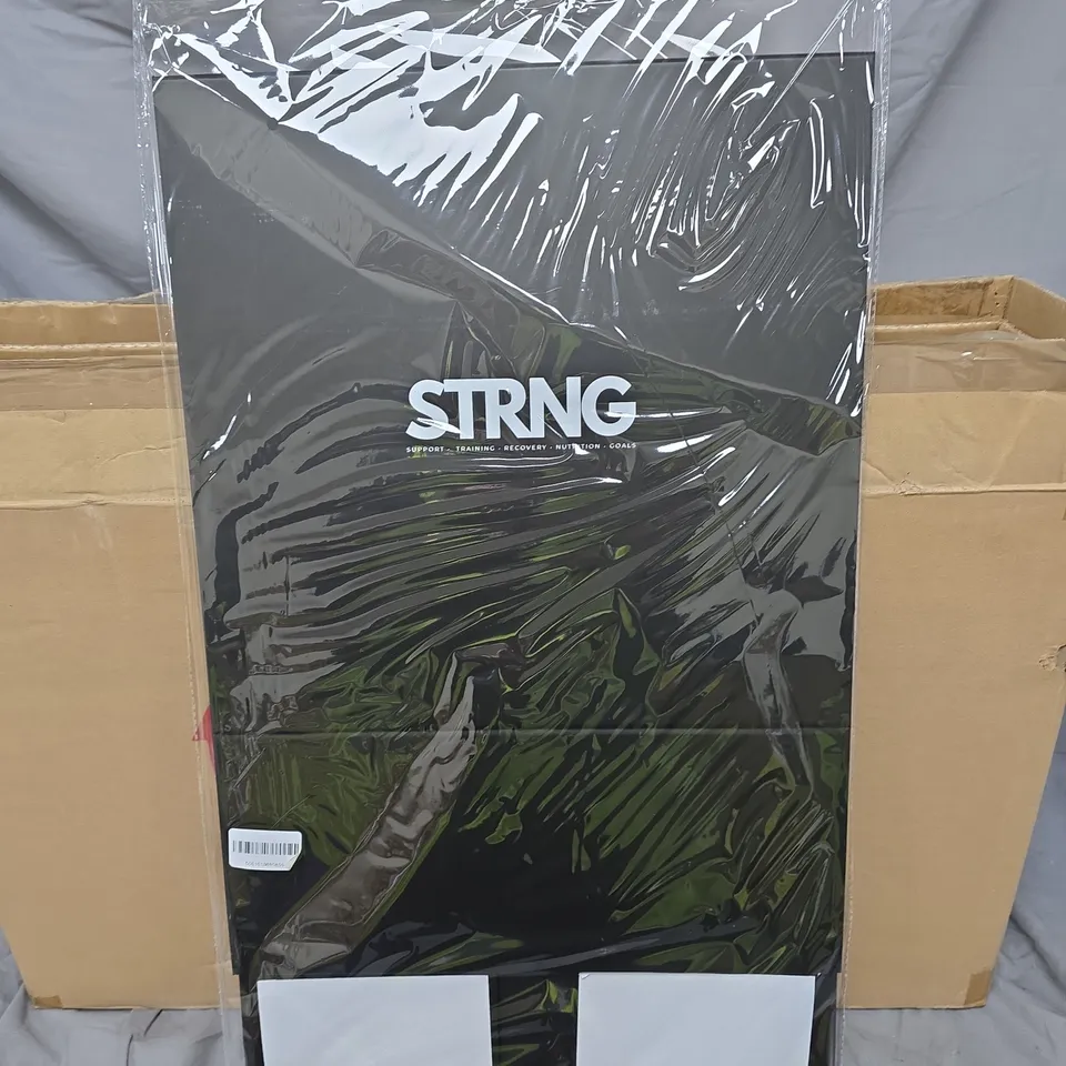 BOX OF APPROXIMATELY 10 STRNG FITNESS BOARDS – SUPPORT TRAINING RECOVERY NUTRITION GOALS