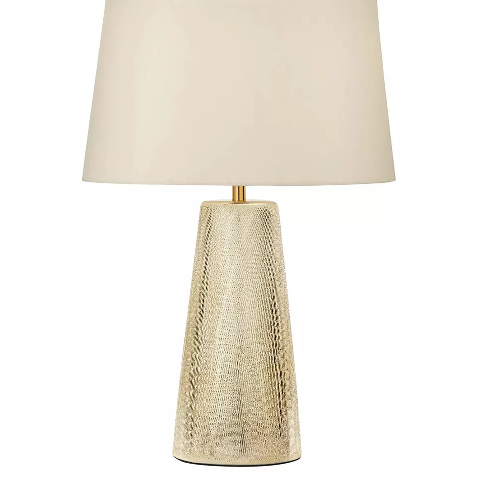 MICHELLE KEEGAN TEXTURED CERAMIC TABLE LAMP