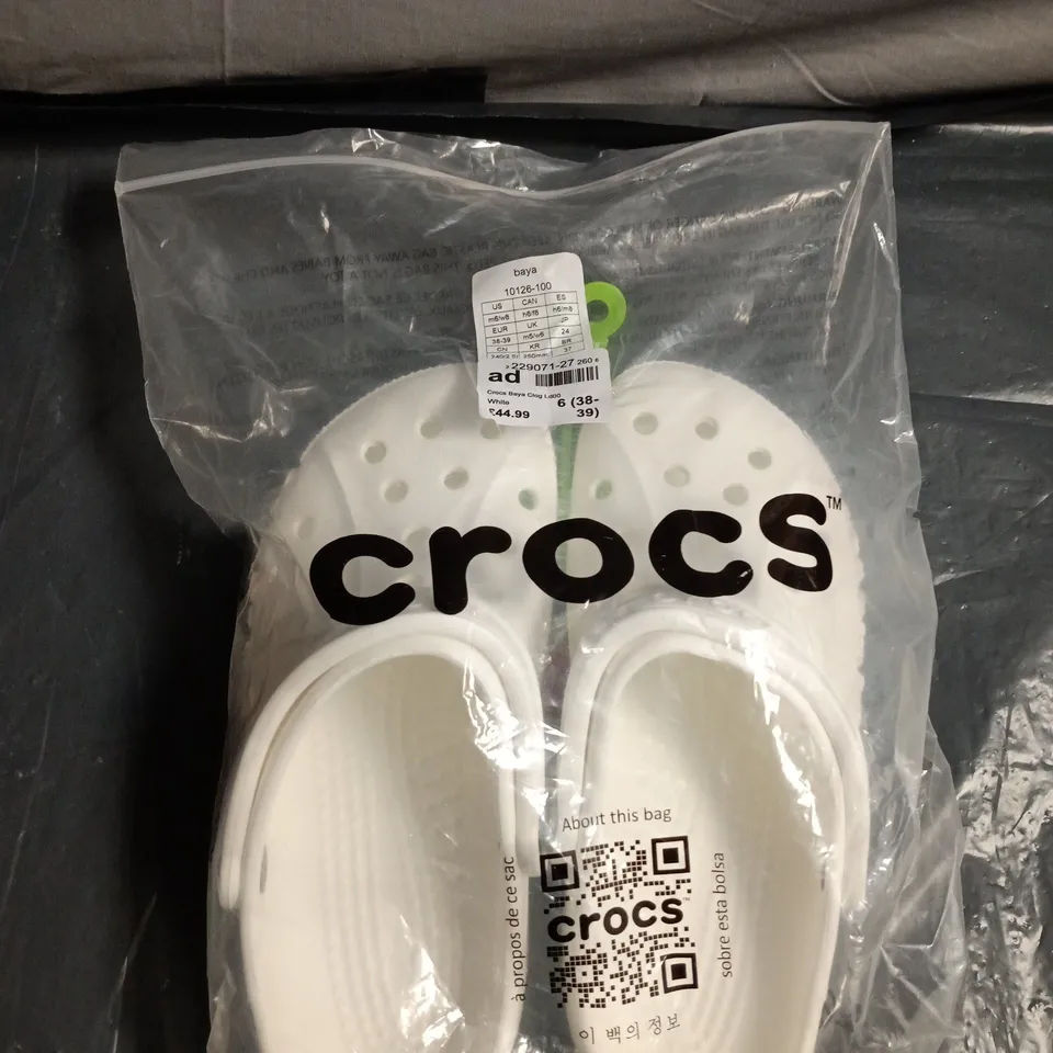 BAGGED CROC CLASSIC CLOG - UK SIZE M5.W6