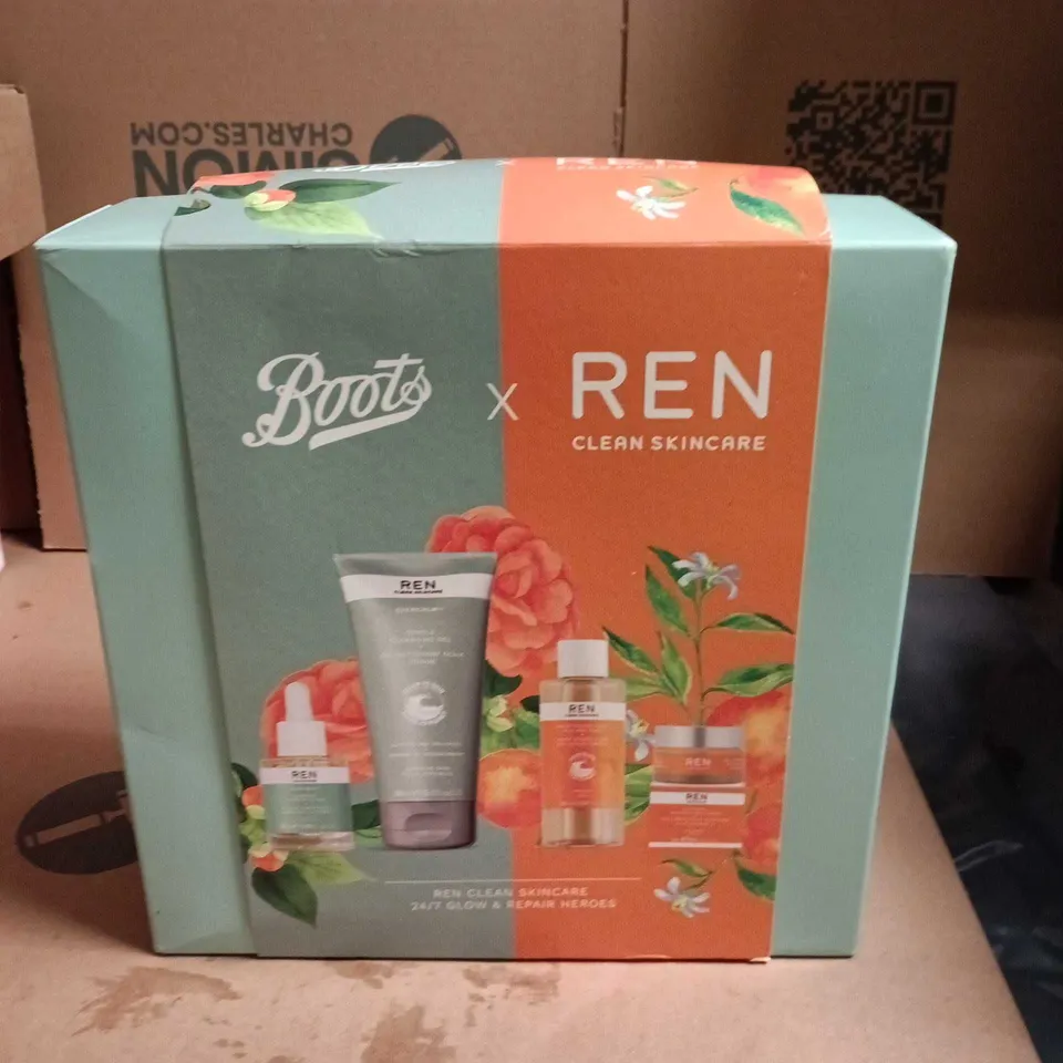 BOOTS X REN CLEAN SKINCARE GIFT SET – BOXED