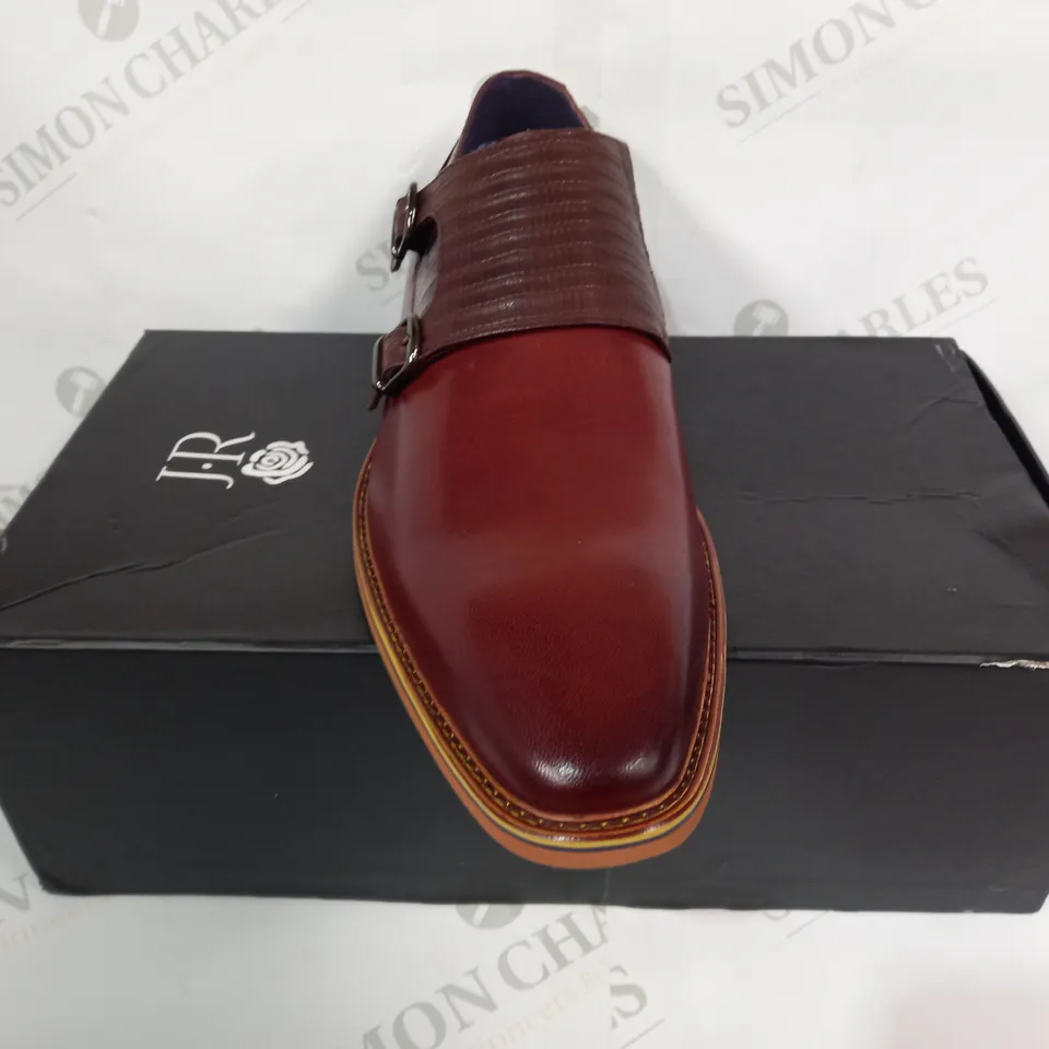 BOXED PAIR OF JUSTIN REECE MAXWELL SHOES IN BROWN UK SIZE 10