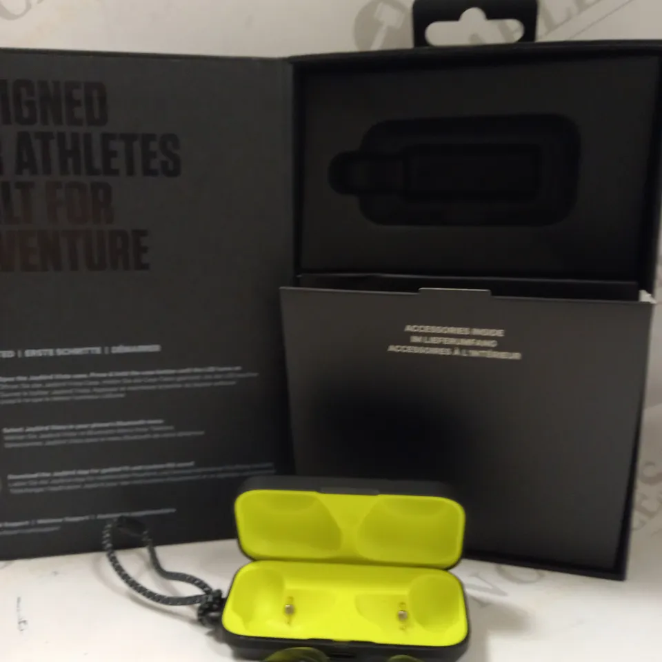 JAYBIRD VISTA EAR BUDS AND CHARGING CASE