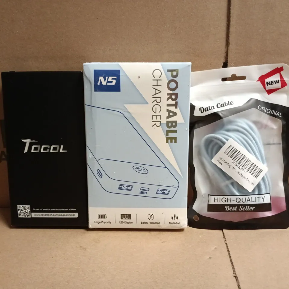 APPROXIMATELY 10 ASSORTED HOUSEHOLD ITEMS TO INCLUDE PORTABLE CHARGER, DATA CABLE, ETC