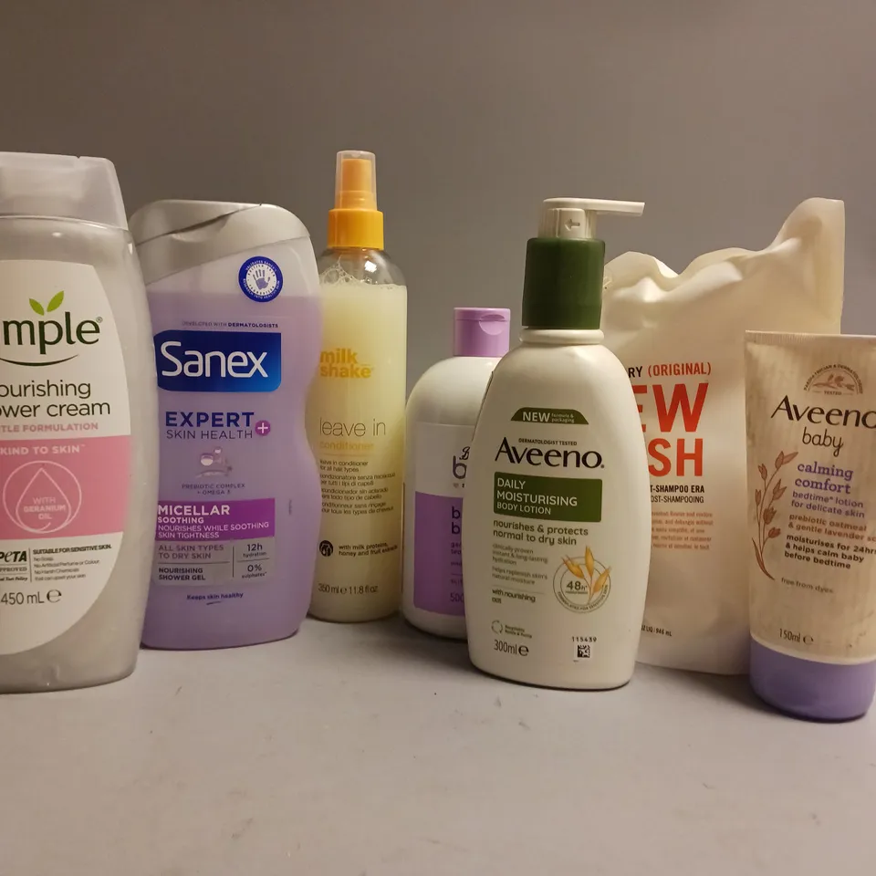 APROXIMATLEY 10 COSMETICS ITEMS TO INCLUDE - HAIRSTORY NEW WASH SHAMPOO - AVEENO MOISTURISING LOTION - MILKSHAKE LEAVE IN CONDITIONER ETC