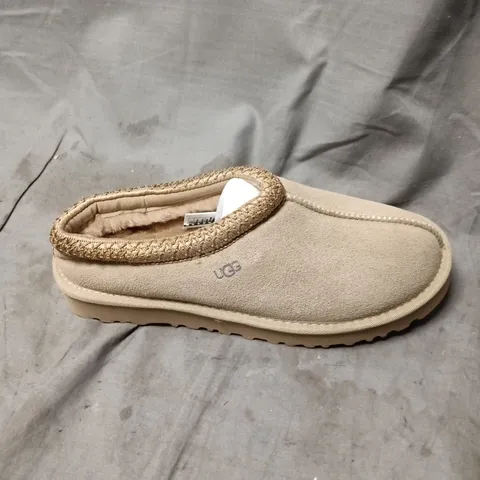 UGG BEIGE SLIPPERS WITH FAUX SHEARLING LINING – SLIP-ON MULE STYLE SIZE 7