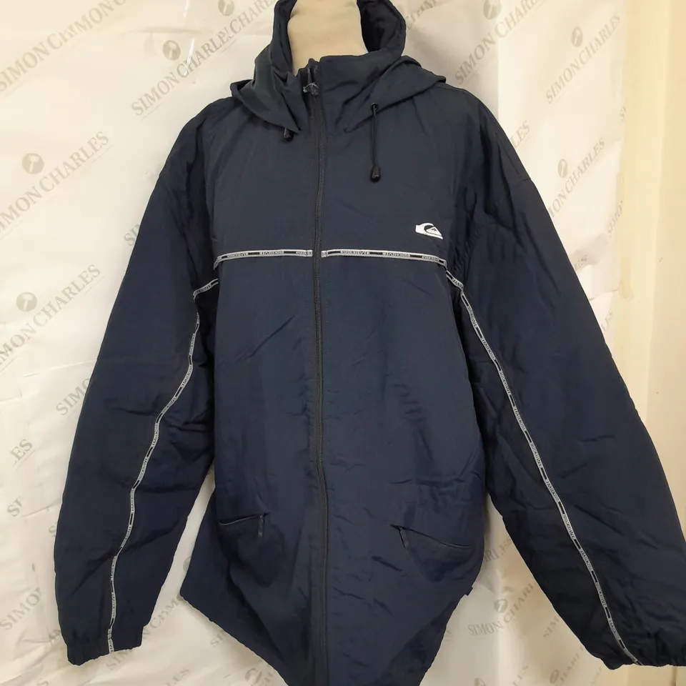 QUIKSILVER WATERPROOF OUTDOOR COAT IN NAVY SIZE L