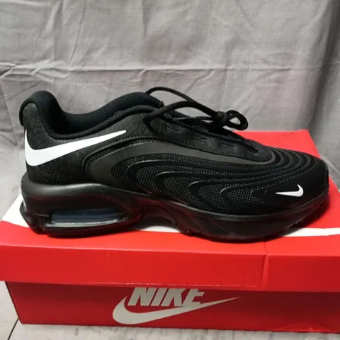 BOXED PAIR OF NIKE MAX FIRE TRAINERS IN BLACK - UK 9