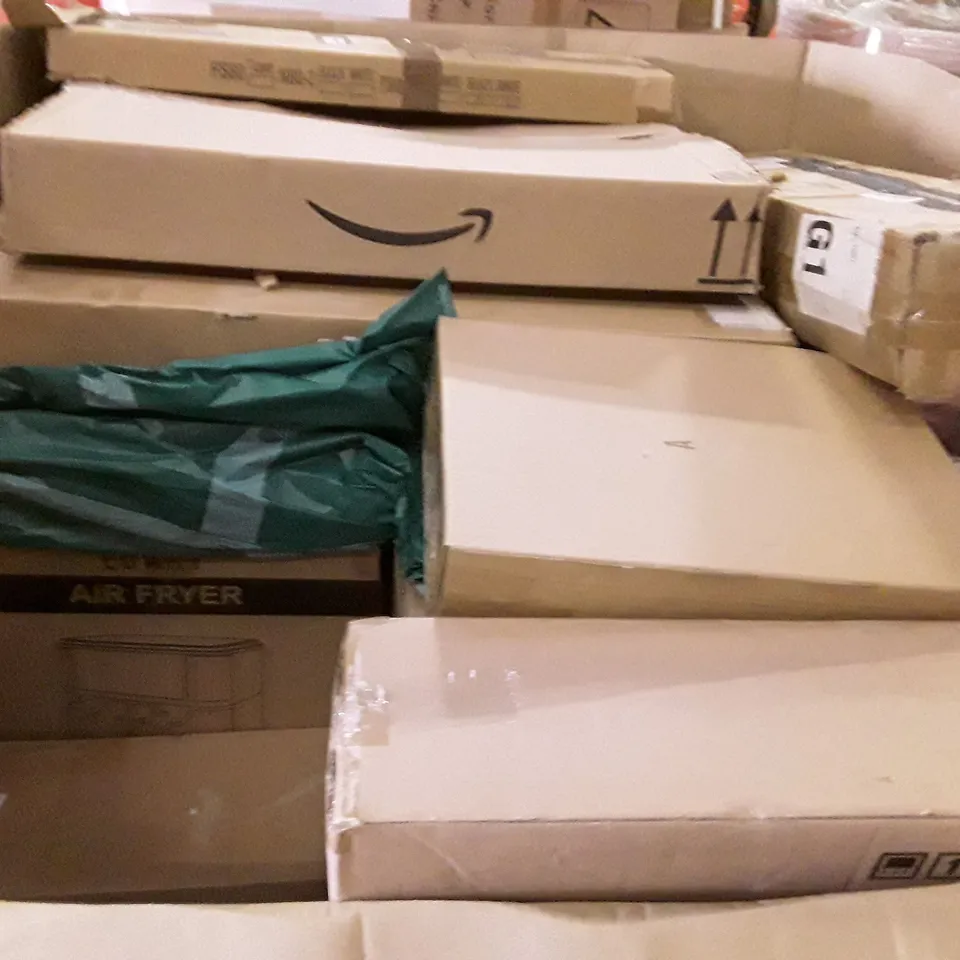 PALLET OF ASSORTED PRODUCTS INCLUDING AIR FRYER, SMART HEATER, PORTABLE SHAMPOO BASIN, 100W SOLAR PANEL, CLOTHES RACK