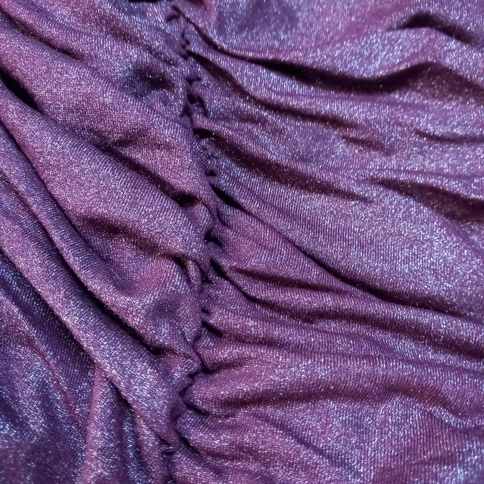 AX PARIS PLUM/GLITTER RUCHED FORM FITTING MIDI DRESS - SIZE 10