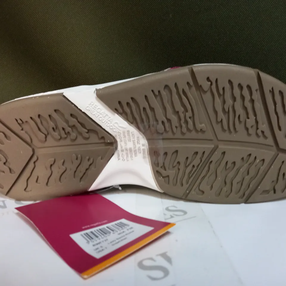 REGATTA LADY ROMA SANDALS SIZE 5