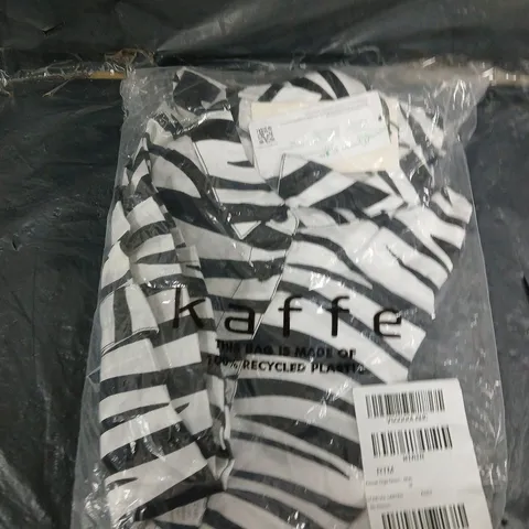 BAGGED KAFFE OLGA DRESS - SIZE 42