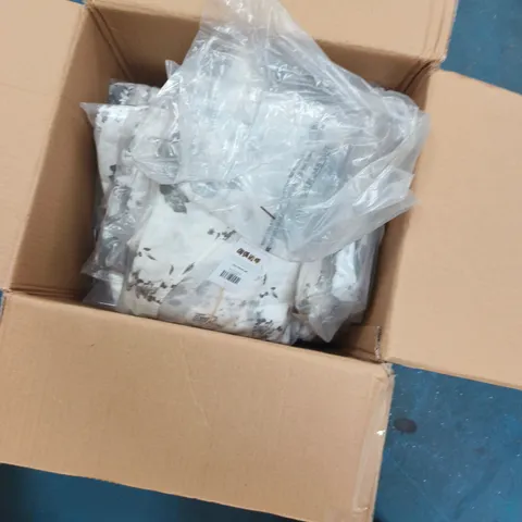 BOX OF APPROXIMATELY 30 ASSORTED CLOTHING ITEMS TO INCLUDE: TAMZY DRESS