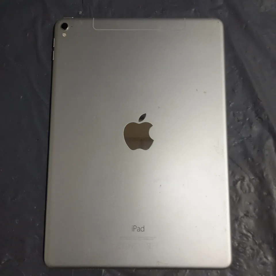APPLE IPAD PRO 9.7" MODEL MLPX2FD/A