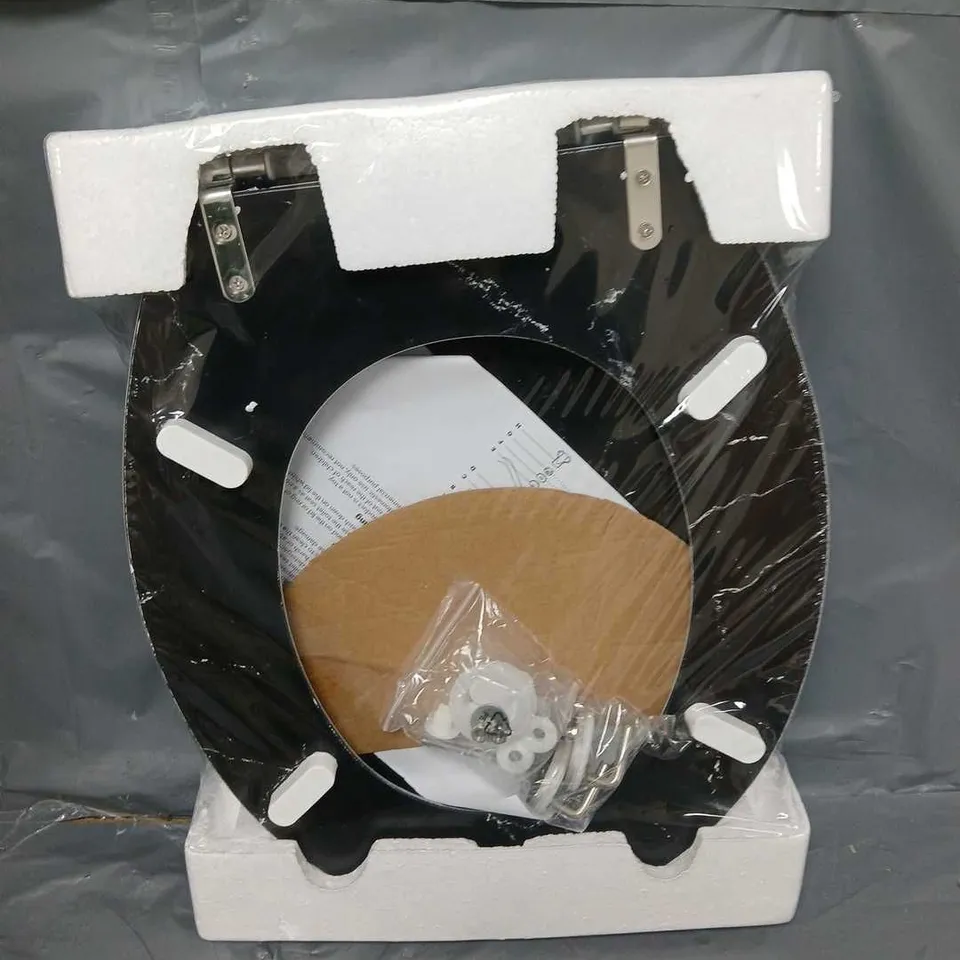 BOXED OPTIMAL PRODUCTS MDF TOILET SEAT IN MARBLE DESIGN