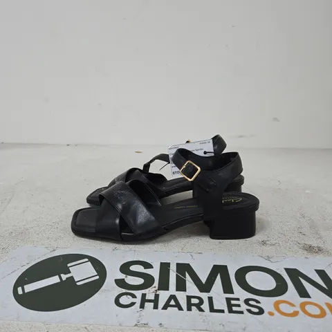 CLARKS BLACK SANDALS WITH CONTOUR CUSHION – WOMEN'S UK SIZE 7