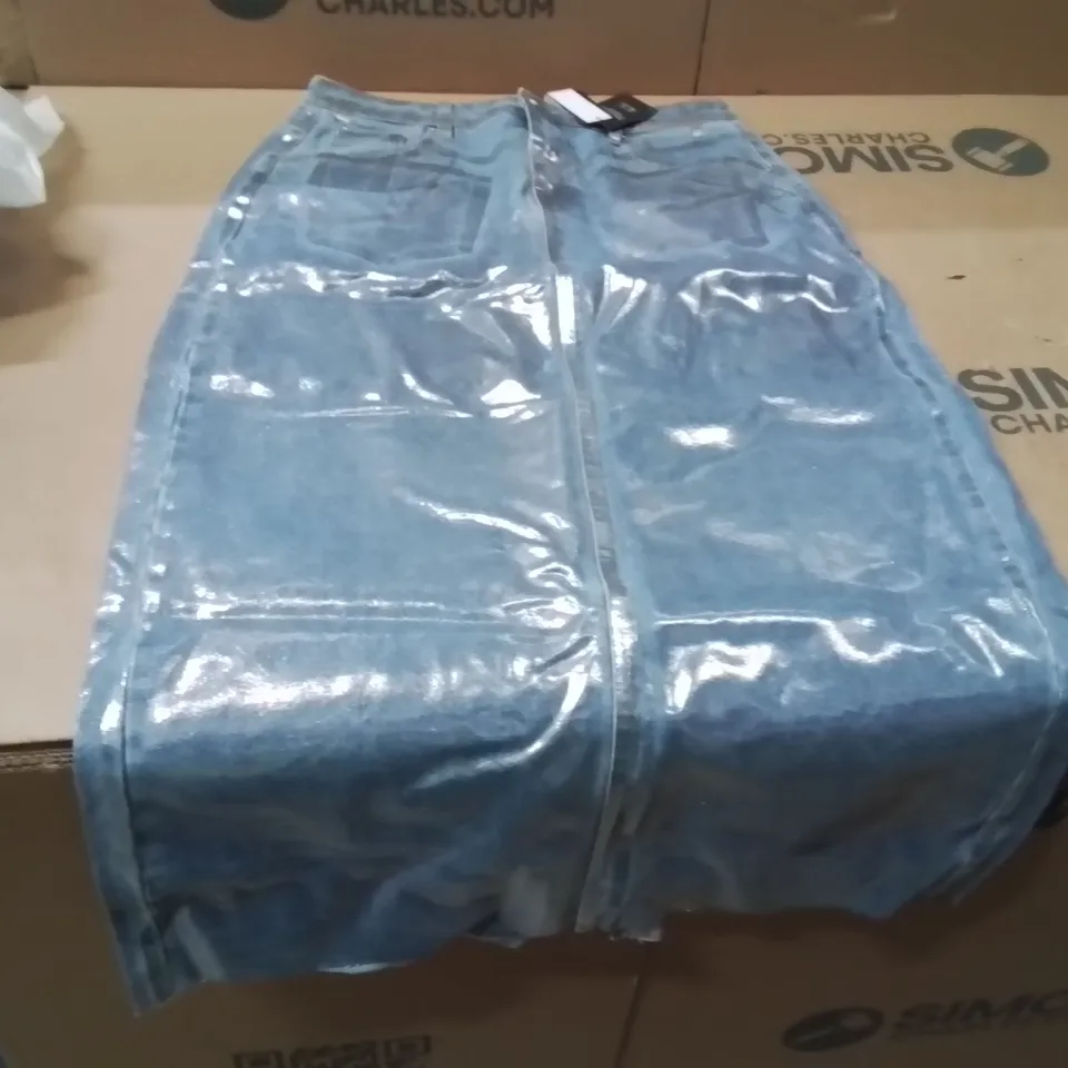 BOXED BRAND NEW APPROXIMATELY 13 JD WILLIAMS METALLIC SKIRT BLUE/SILVER SIZE 14
