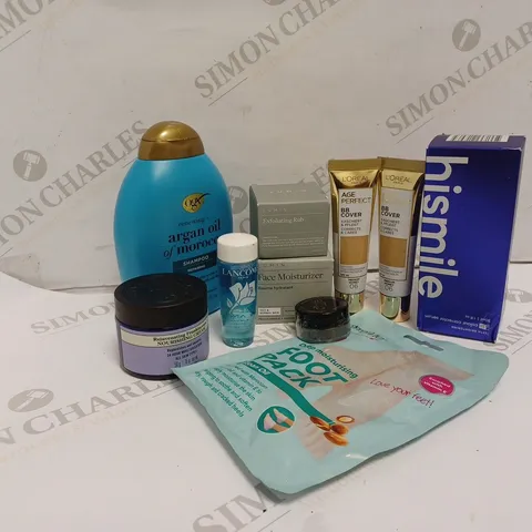 APPROXIMATELY 10 ASSORTED HEALTH AND BEAUTY PRODUCTS TO INCLUDE LUMIN FACE MOISTURISER, LUMIN EXFOLIATING SCRUB, LOREAL AGE PERFECT BB COVER 