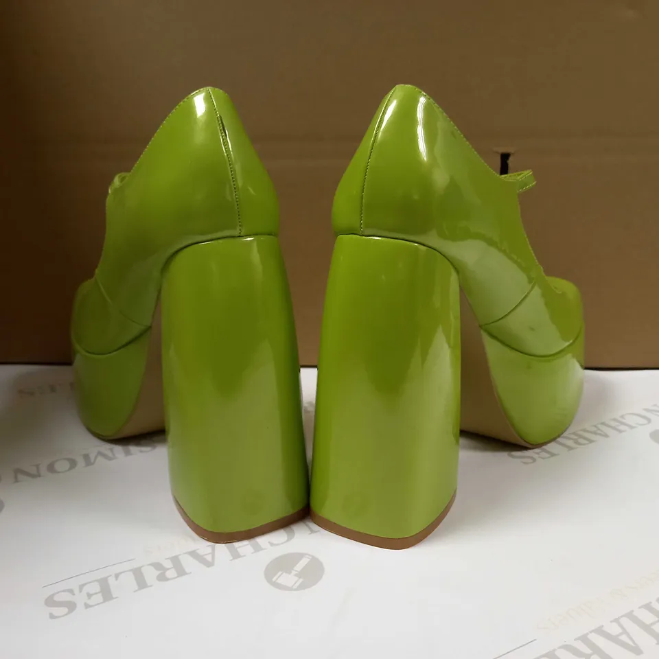KOI STATEMENT GREEN PLATFORM HEELED VEGAN SHOES - SIZE 4